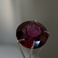 8.5 mm, Sri Lanka Raspberry red Zircon Round