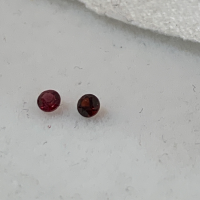 2 mm, Pr. Of Red Garnet round