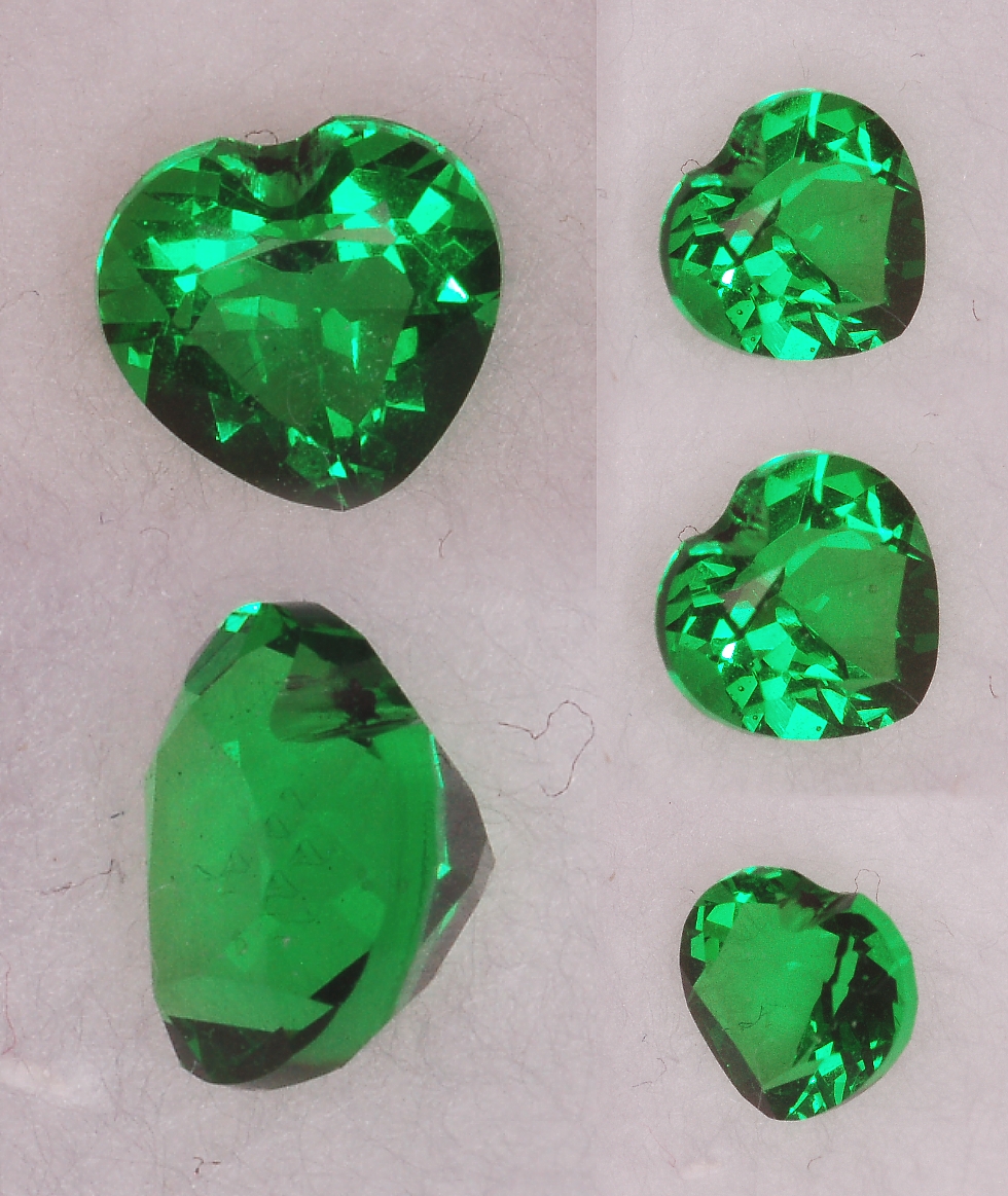 5 Mm Emerald Green Helenite Heart 4277 351 Gemstones At New